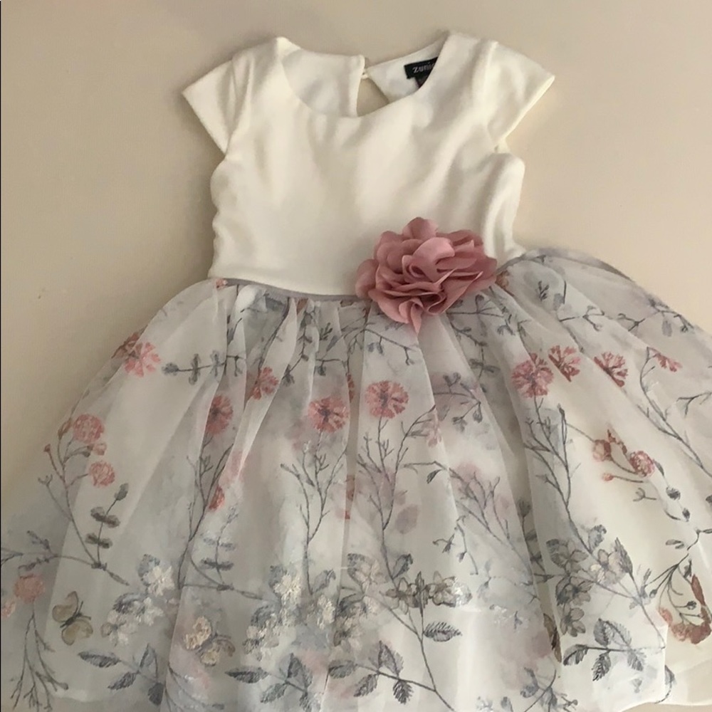 Girls dress. Size 4 fits like 3